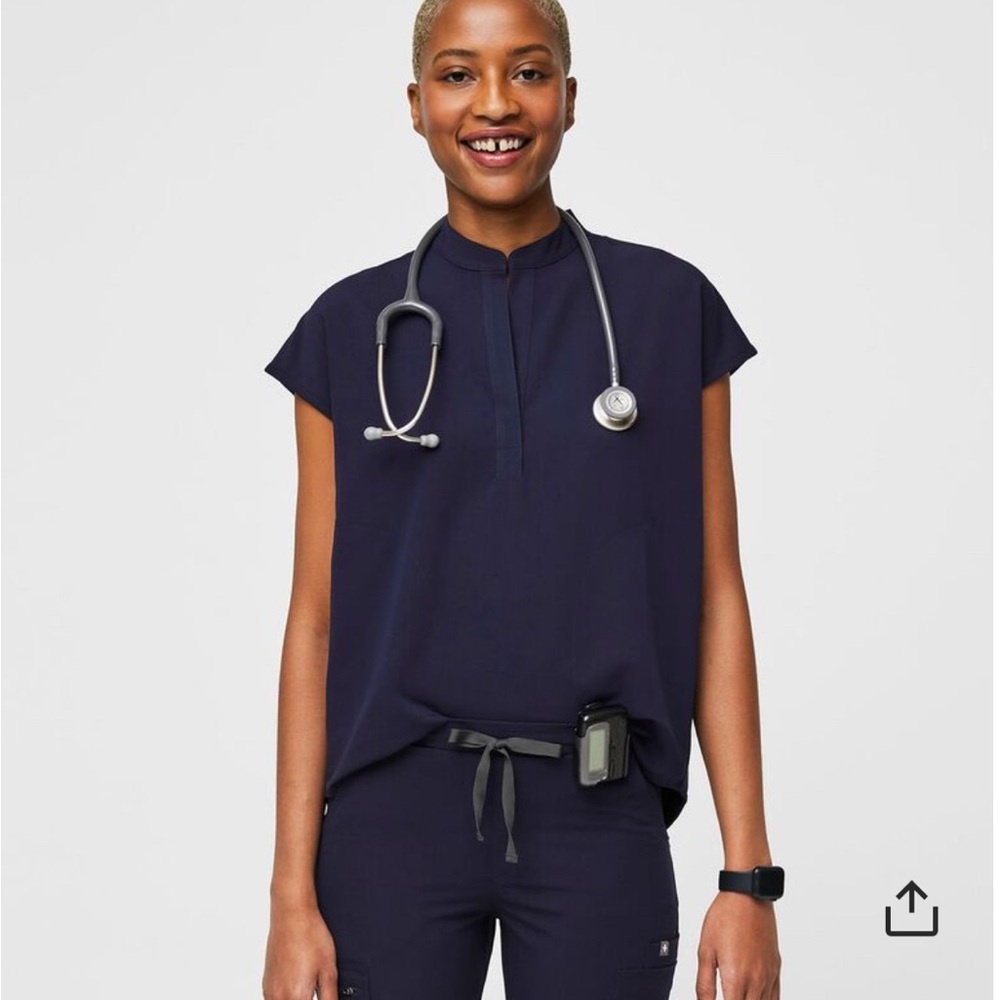 FIGS Rafaela Oversized Scrub Top Navy L